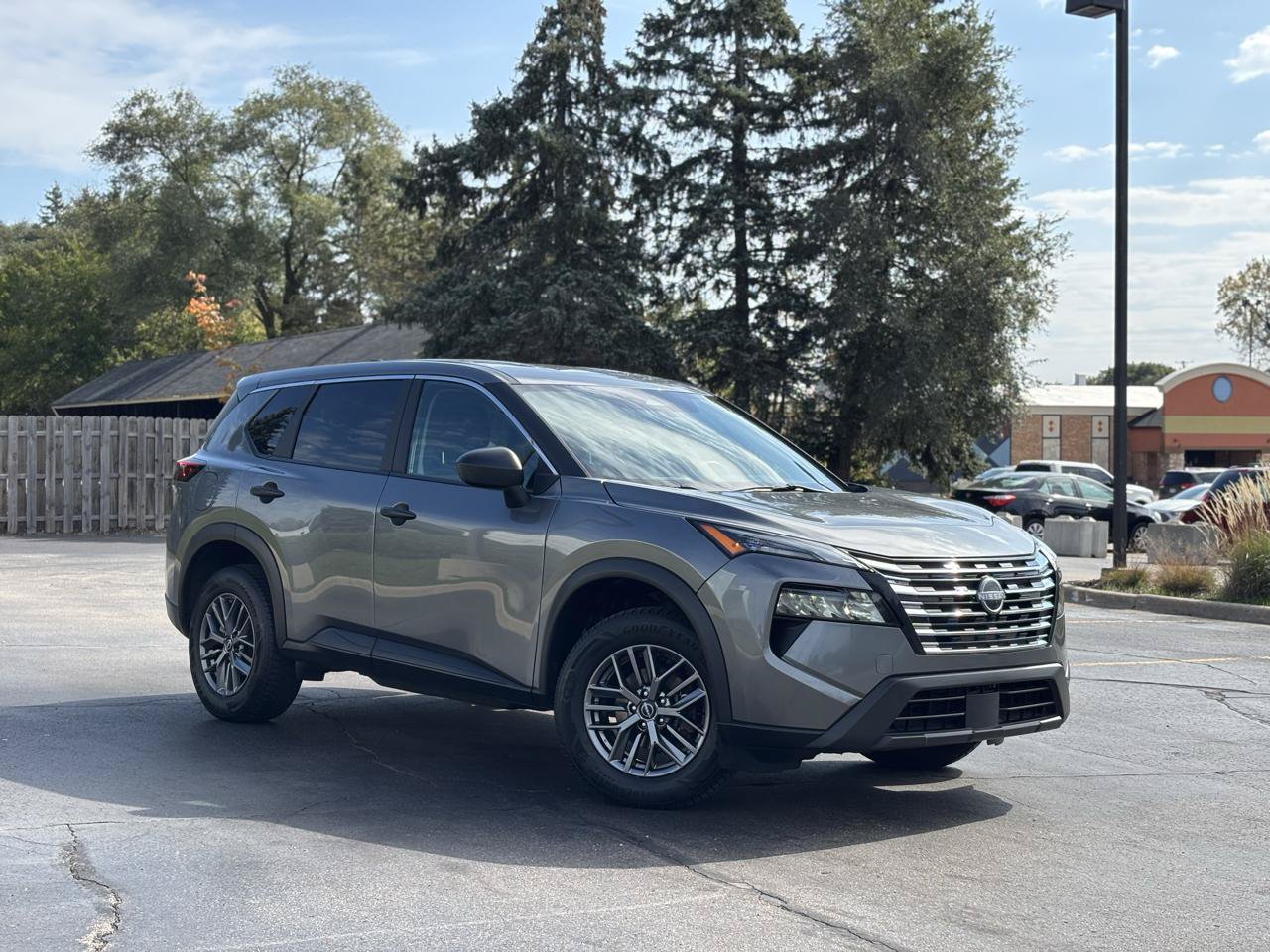 Used 2024 Nissan Rogue S AWD/4WD image 12