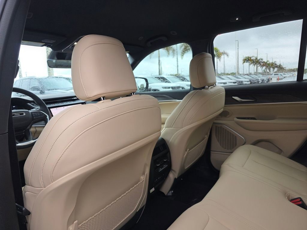 New 2026 Jeep Grand Cherokee Limited image 9