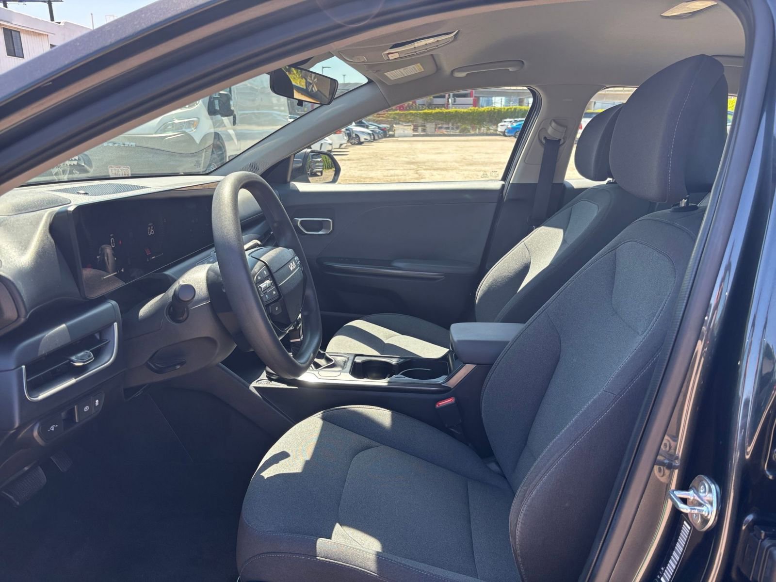 Used 2025 Kia K4 FWD image 25