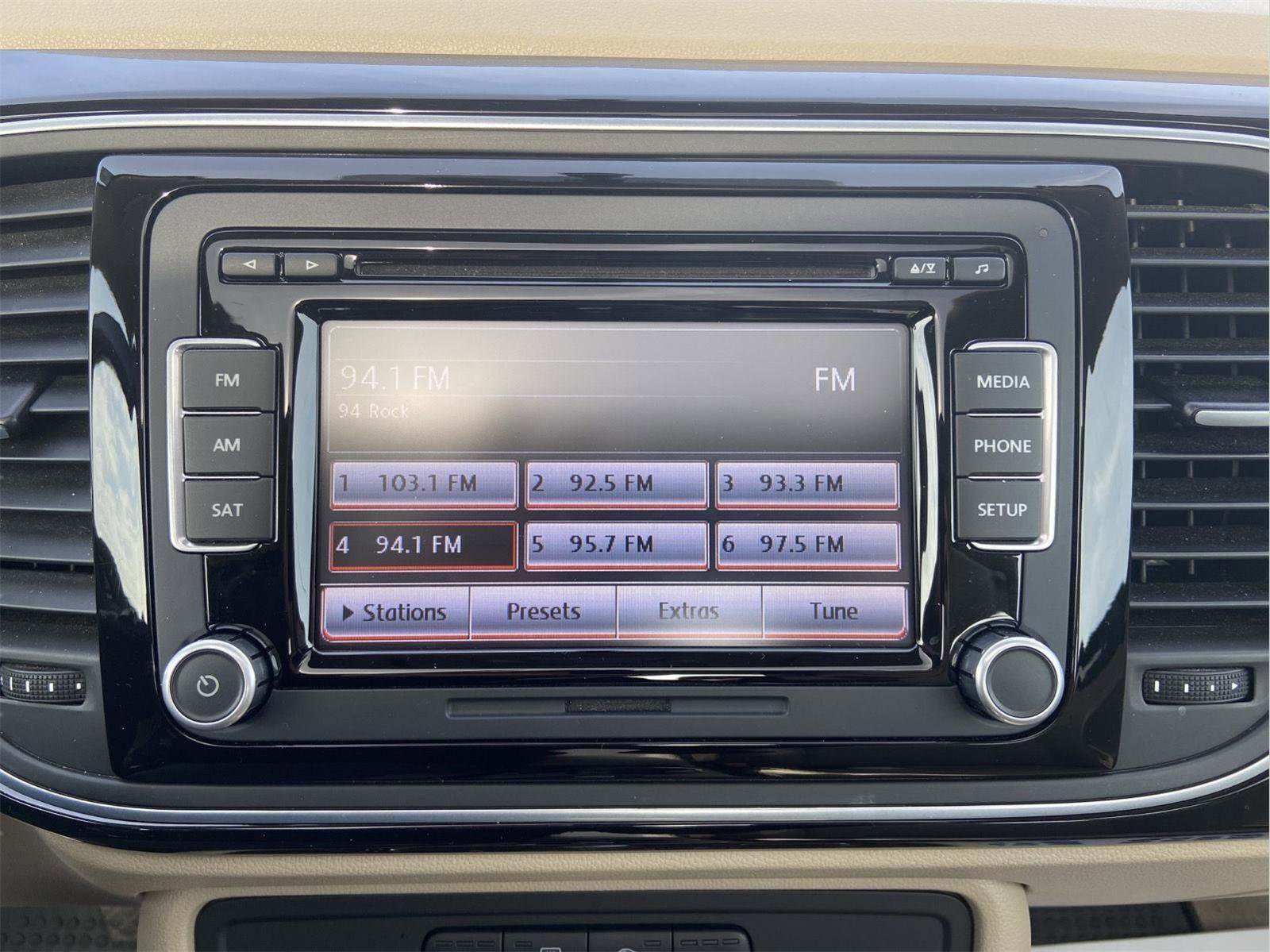 Used 2013 Volkswagen Beetle 2.5 image 52