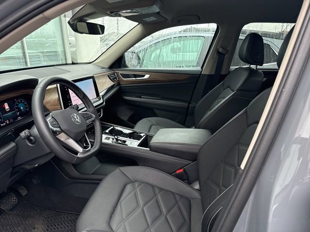 Used 2025 Volkswagen Atlas SE image 10