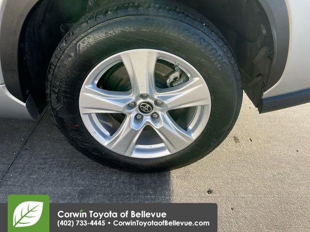 Used 2023 Toyota Highlander LE image 24