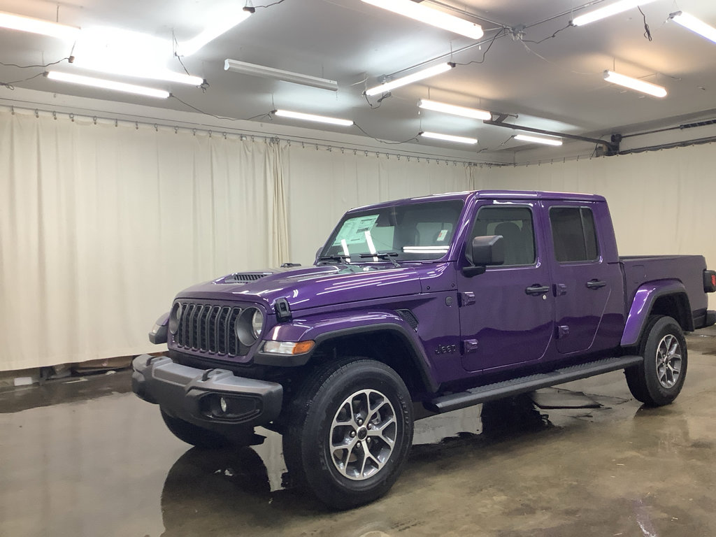 New 2026 Jeep Gladiator Sport AWD/4WD image 1