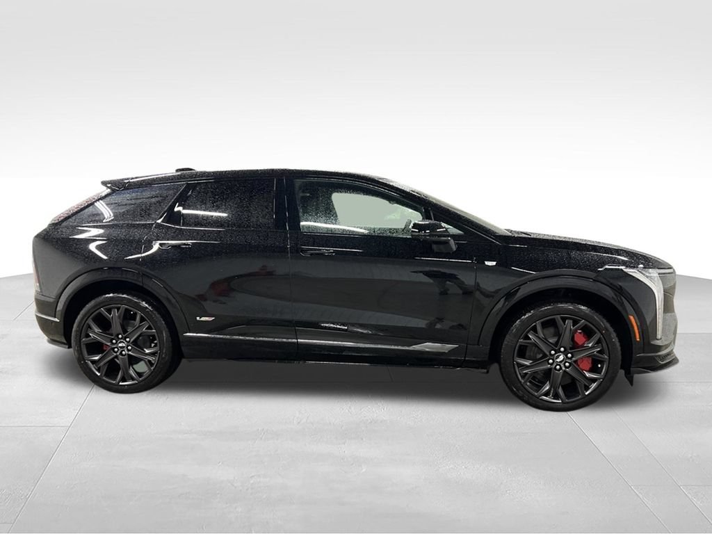 New 2026 Cadillac Optiq V AWD/4WD image 2
