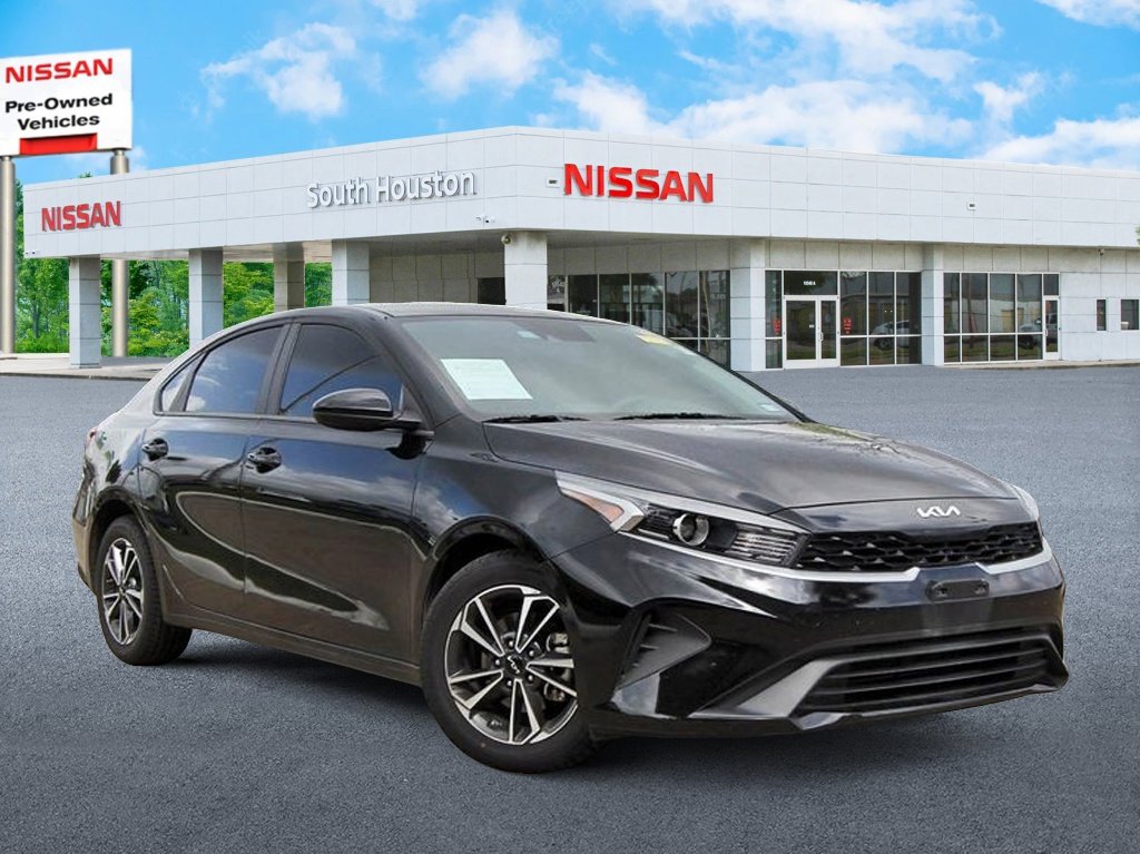 Used 2024 Kia Forte LXS image 1