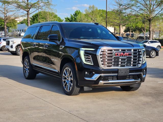 Used 2025 GMC Yukon XL Denali w/ Sun & Power Step Package image 3