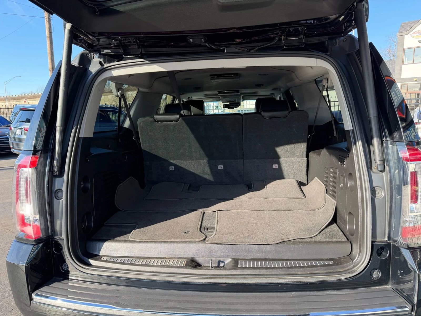 Used 2018 GMC Yukon XL Denali w/ Open Road Package image 26