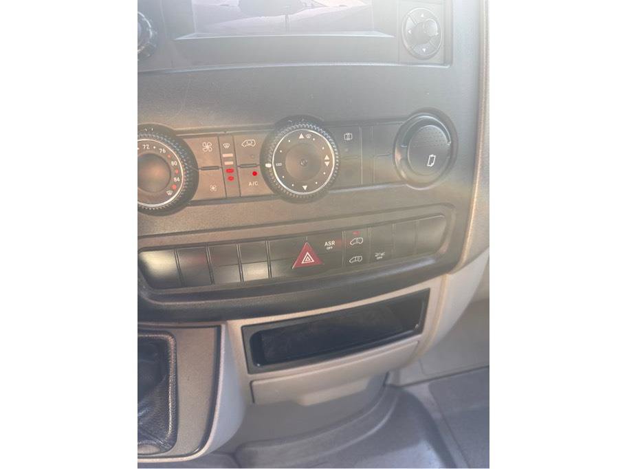 Used 2018 Mercedes-Benz Sprinter 2500 image 15
