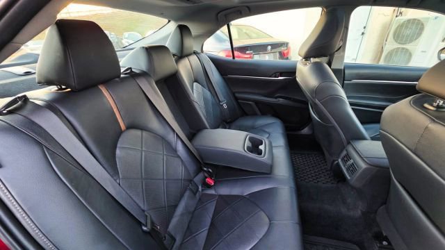 Used 2018 Toyota Camry XLE FWD image 30