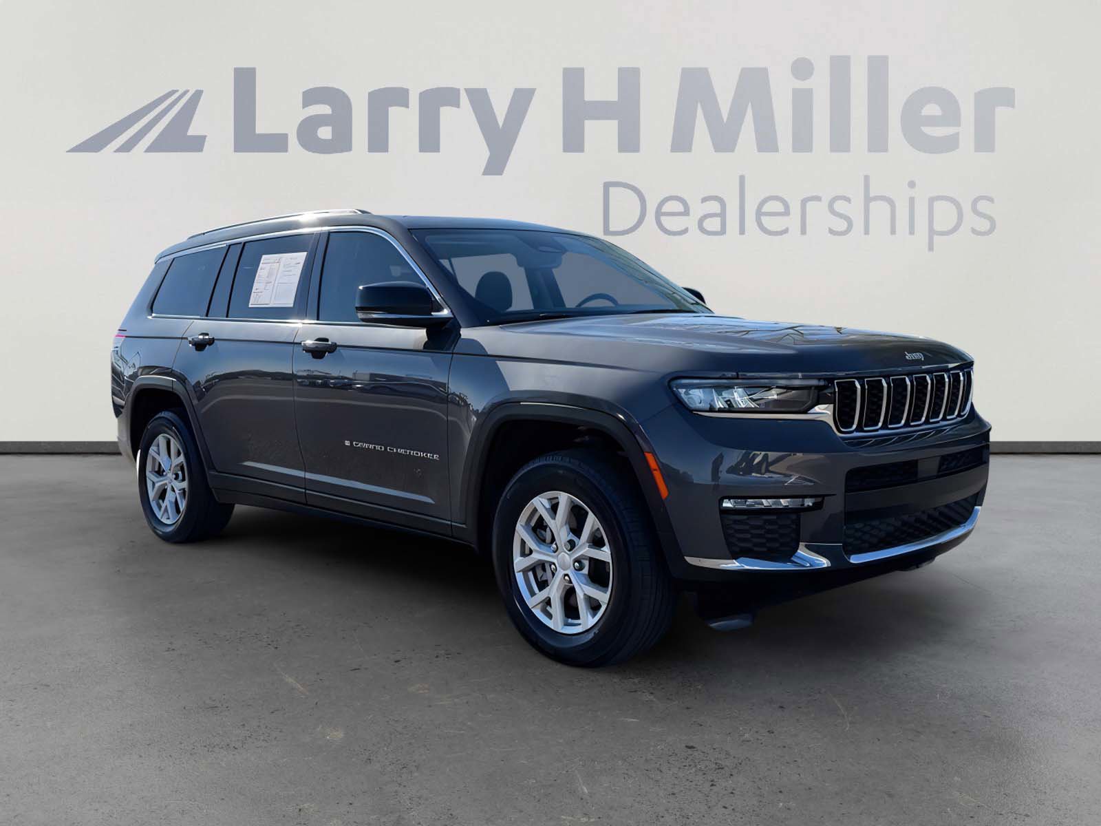 Used 2024 Jeep Grand Cherokee L Limited w/ Trailer Tow Package image 8
