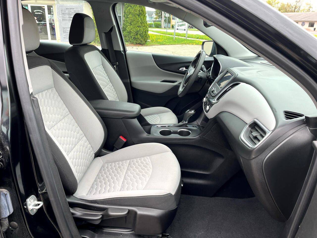 Used 2020 Chevrolet Equinox LS image 16