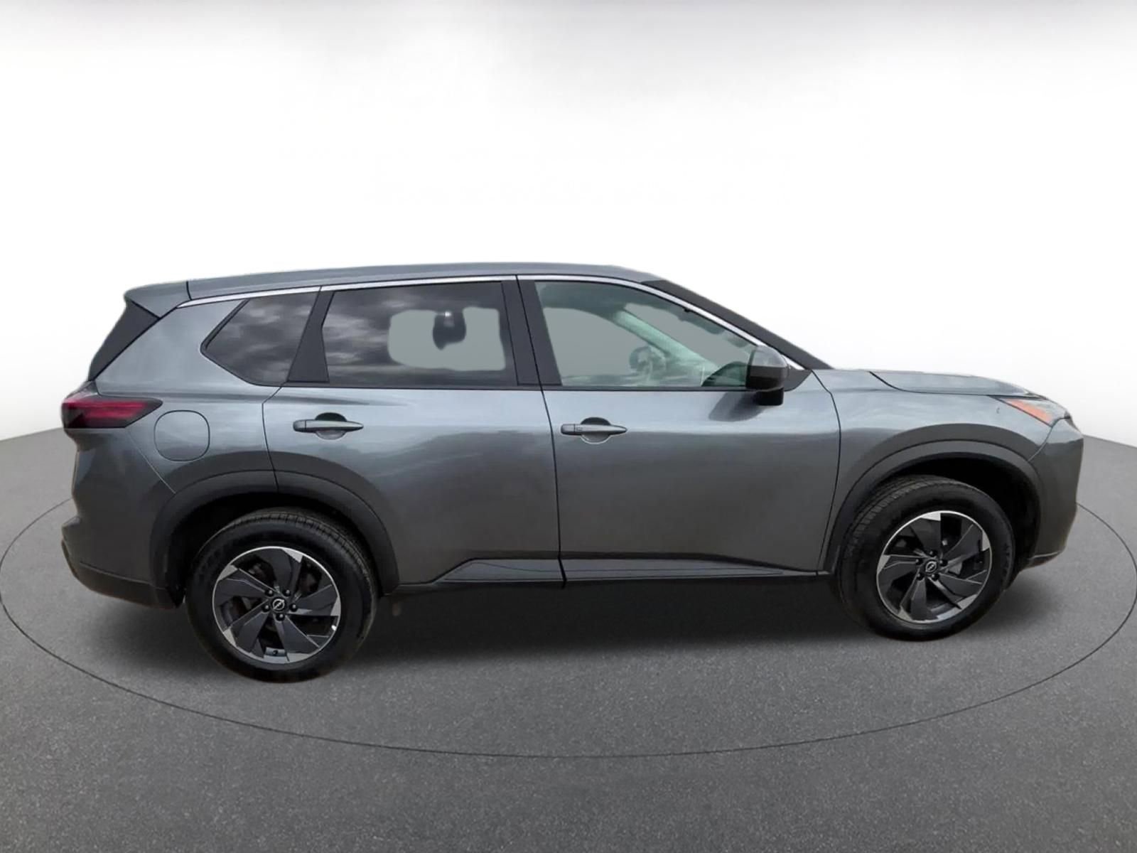 Used 2025 Nissan Rogue SV FWD image 16