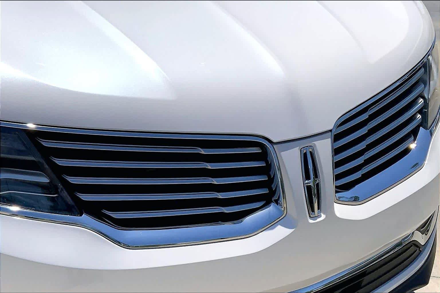 Used 2017 Lincoln MKX Premiere FWD image 29