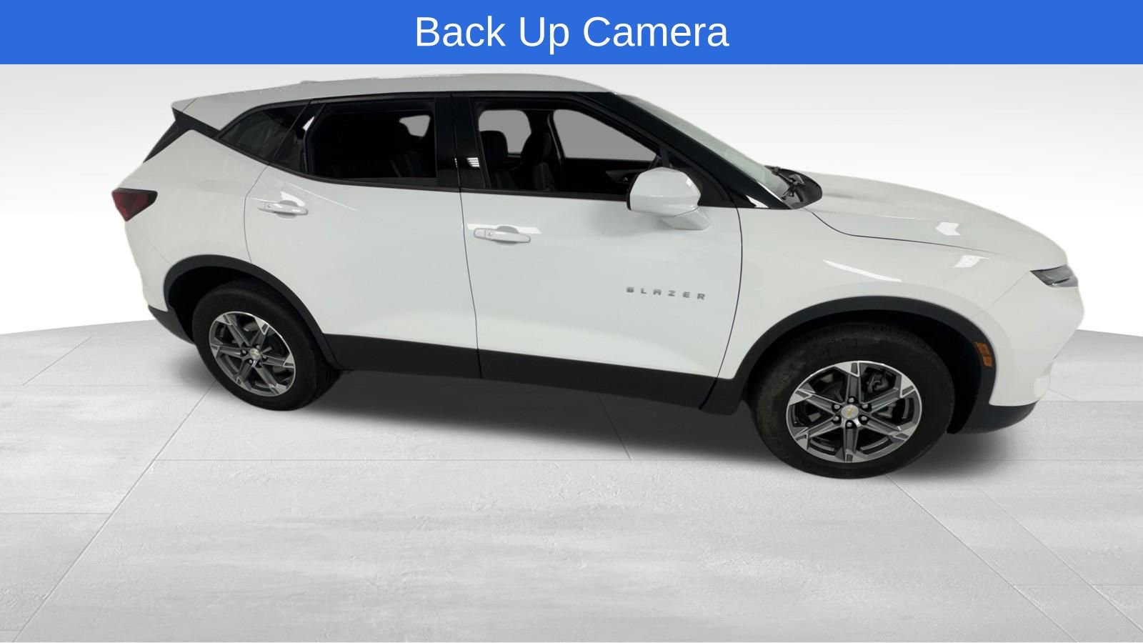 Used 2023 Chevrolet Blazer LT AWD/4WD image 2