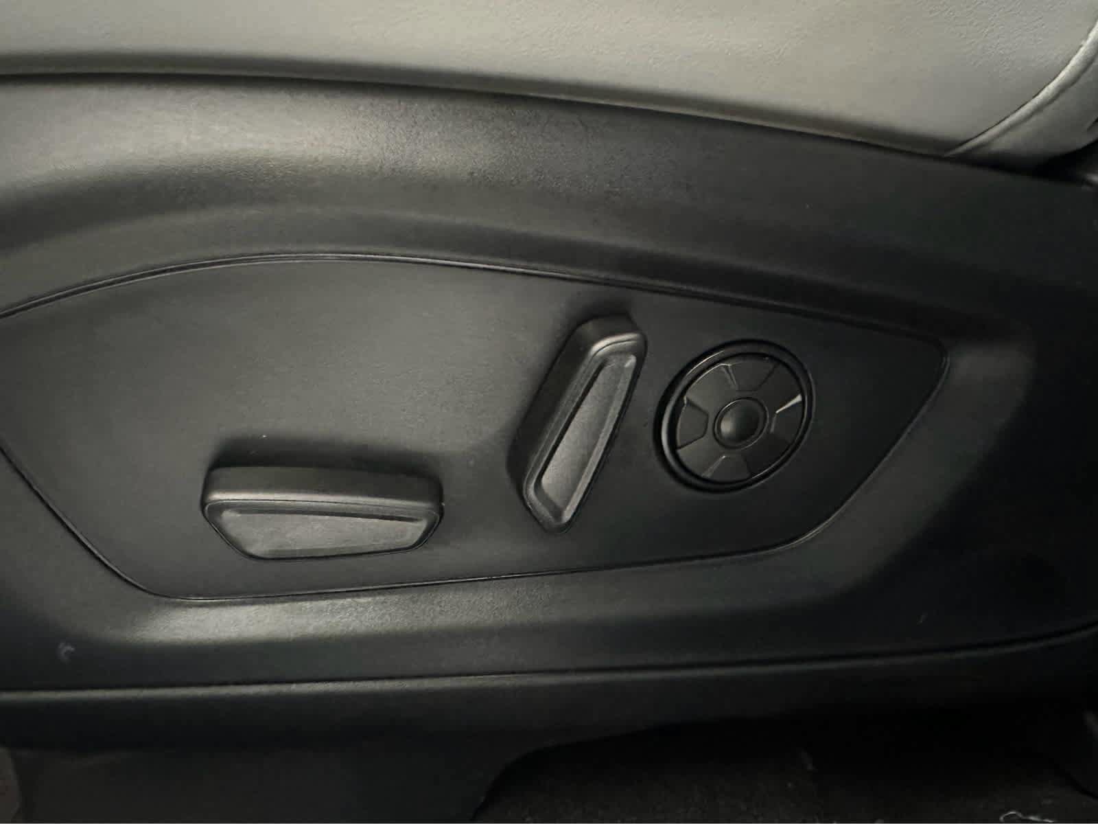 New 2026 Ford Explorer Platinum w/ LUX Leather Package image 31
