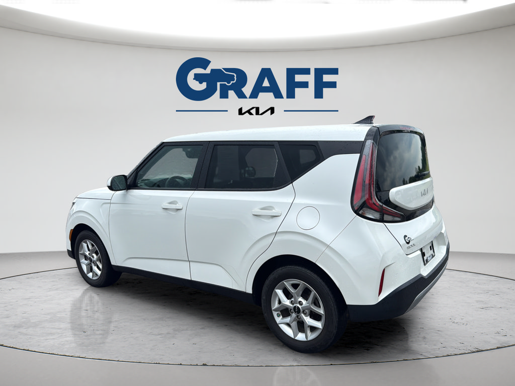 Used 2024 Kia Soul LX w/ Option Group 015 FWD image 14