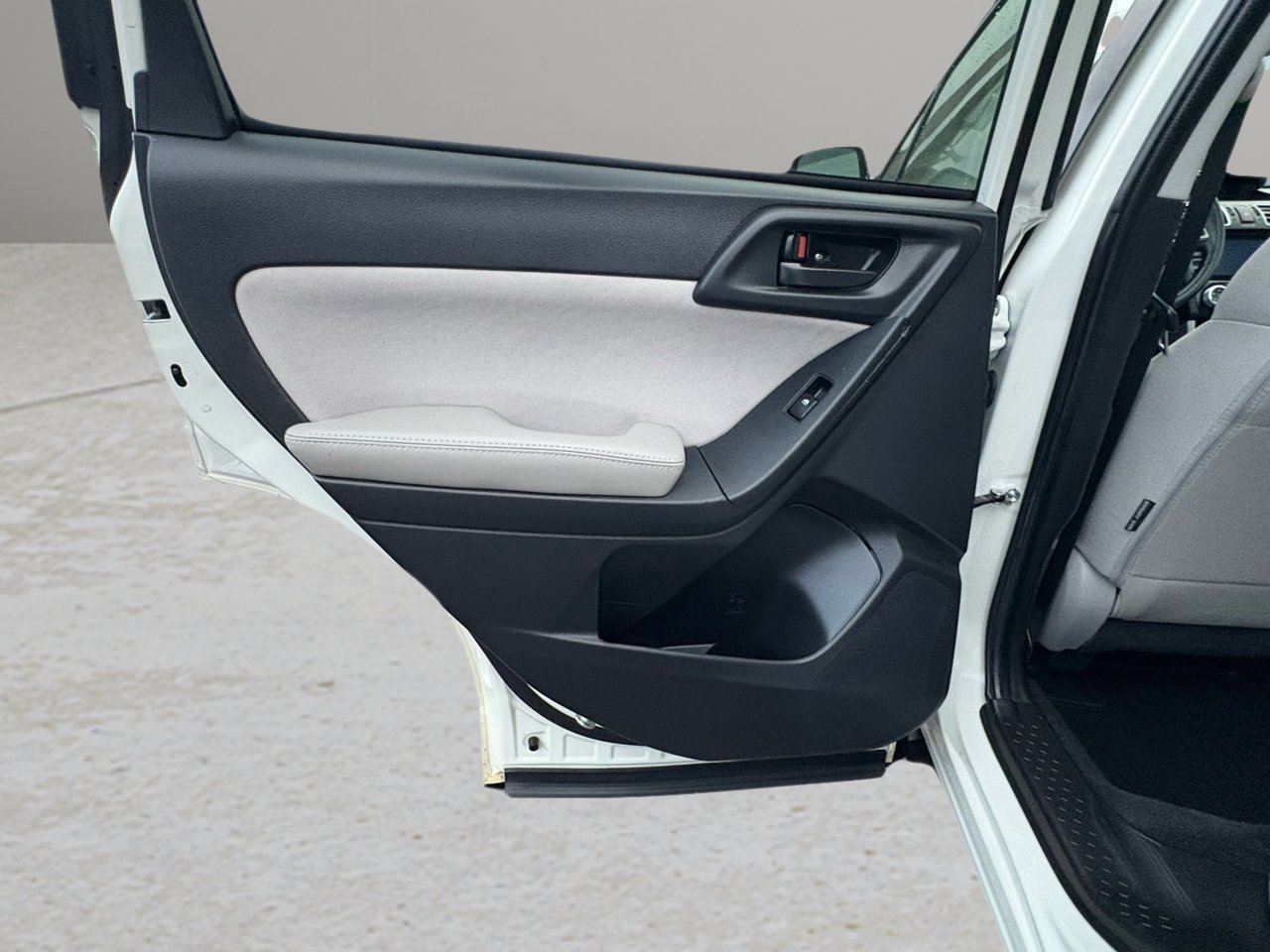 Used 2016 Subaru Forester 2.5i Premium image 39