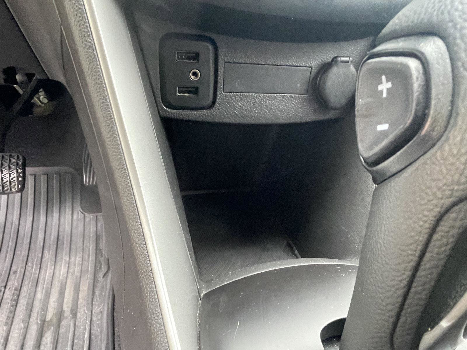 Used 2019 Chevrolet Trax LT w/ LT Convenience Package AWD/4WD image 15