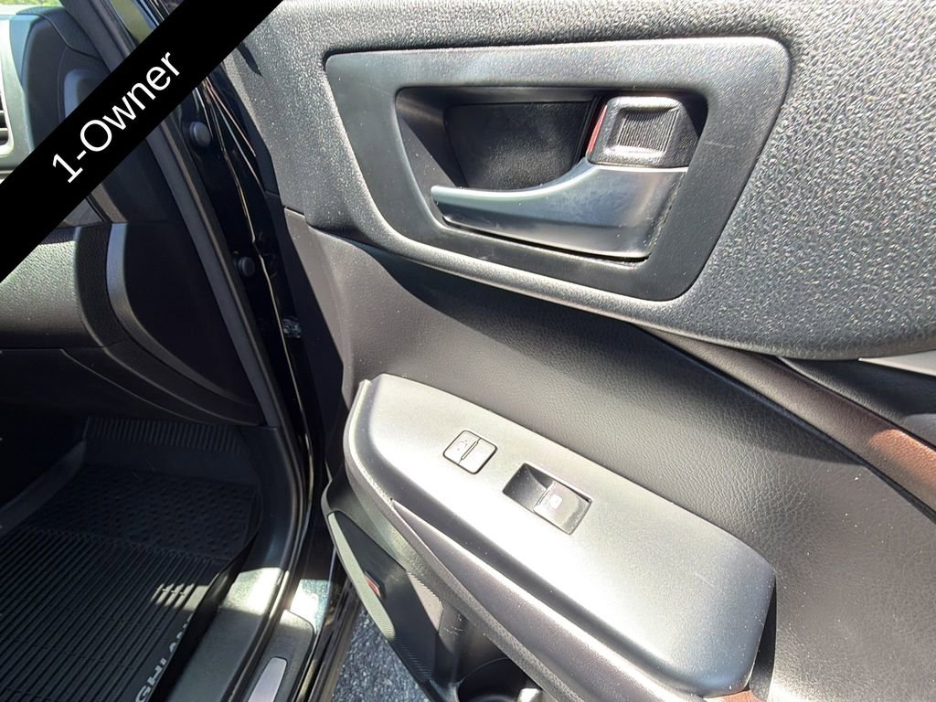 Used 2018 Toyota Highlander Limited FWD image 26