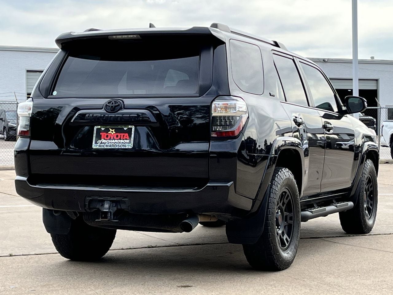 Used 2023 Toyota 4Runner SR5 Premium w/ Moonroof Package RWD image 4
