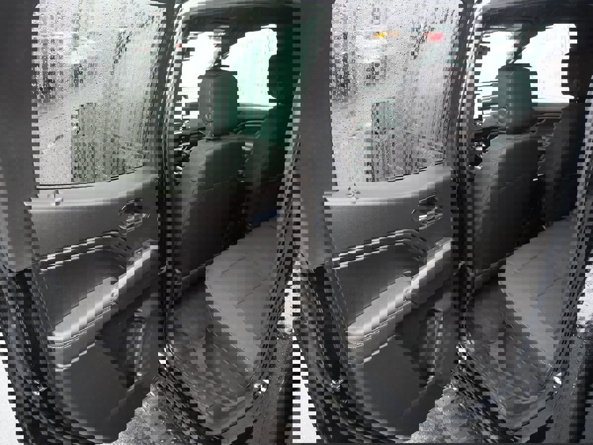 Used 2023 Chevrolet Colorado LT w/ LT Convenience Package image 24