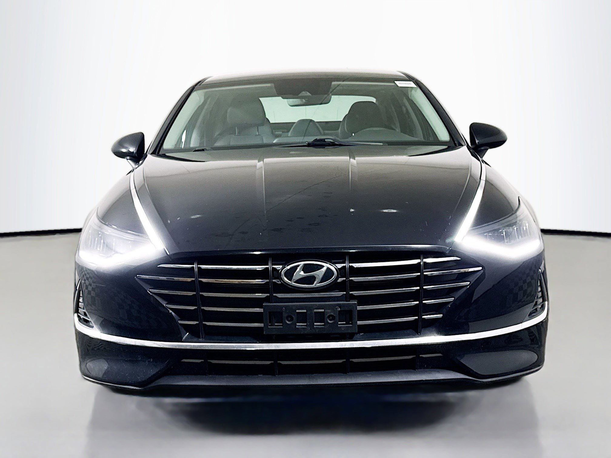 Used 2021 Hyundai Sonata SE FWD image 2