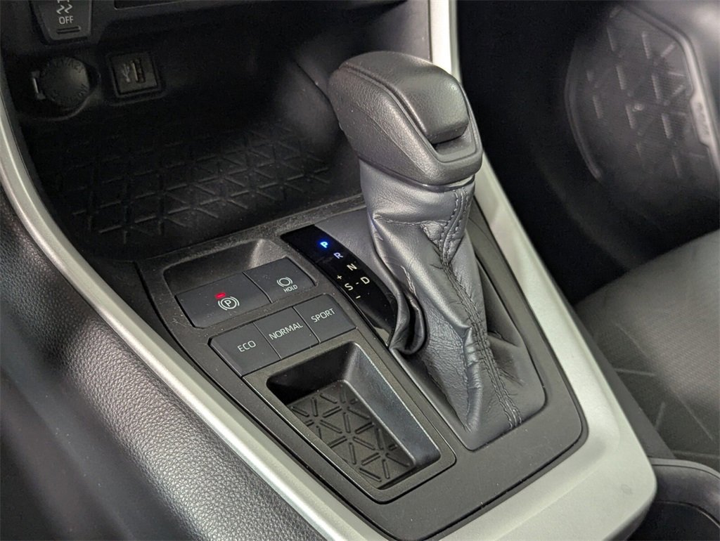Used 2024 Toyota RAV4 XLE image 21