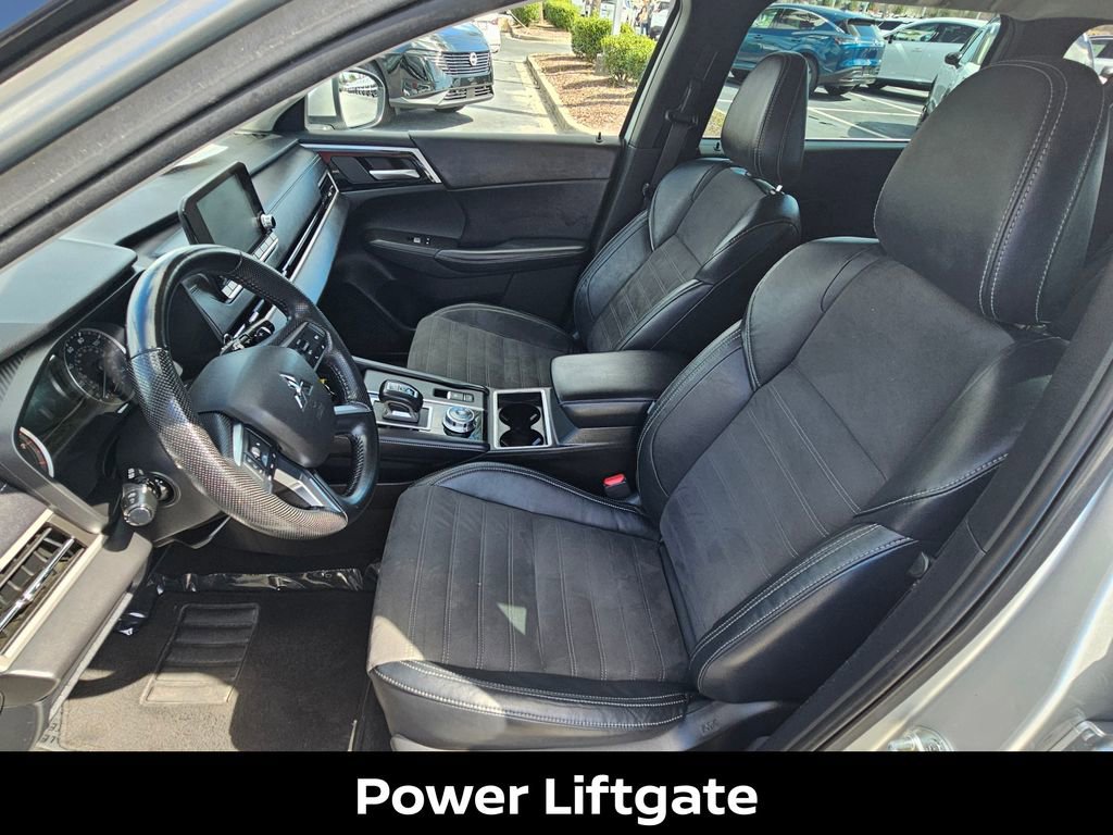 Used 2023 Mitsubishi Outlander SE image 17