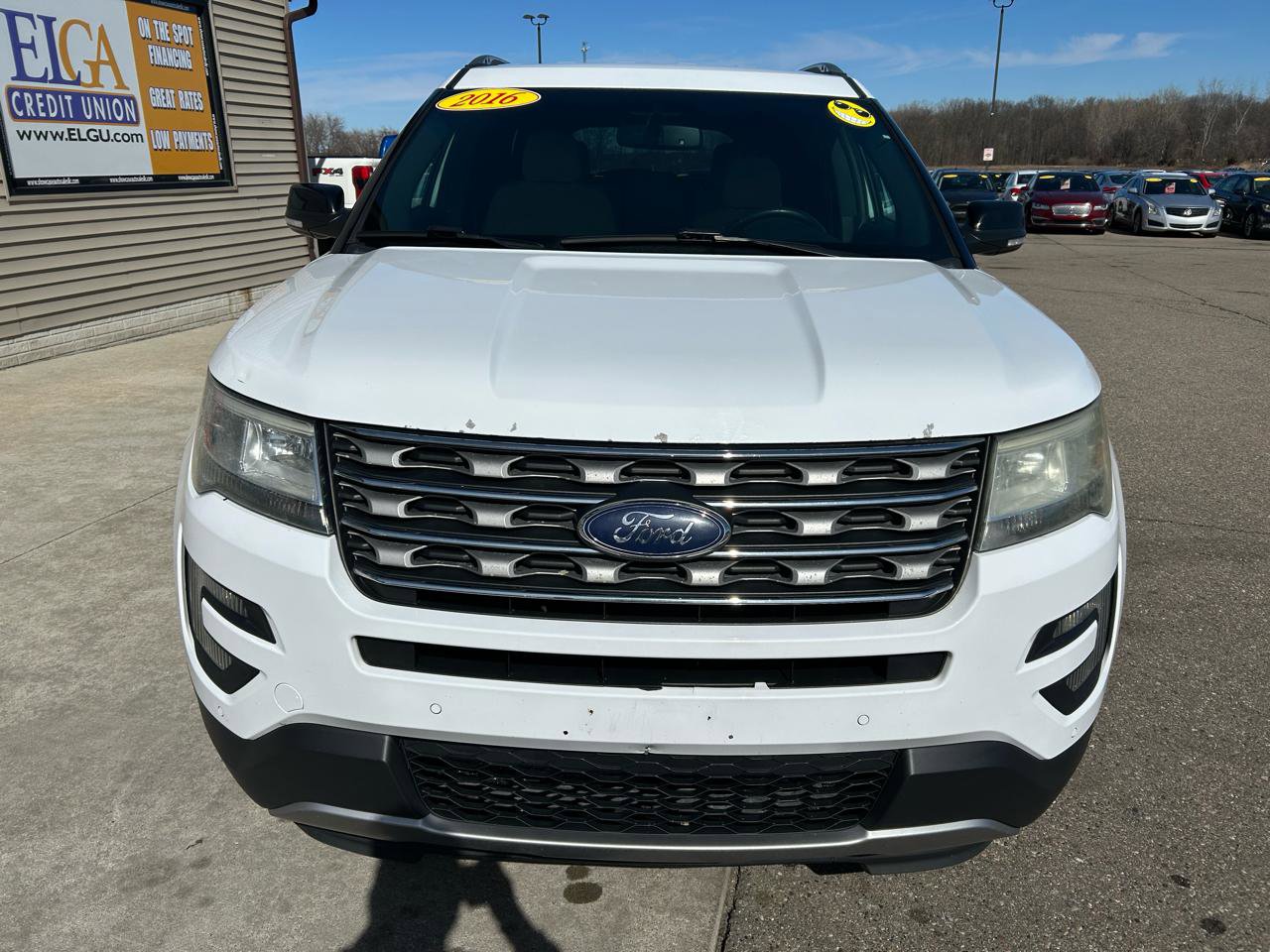 Used 2016 Ford Explorer XLT image 2