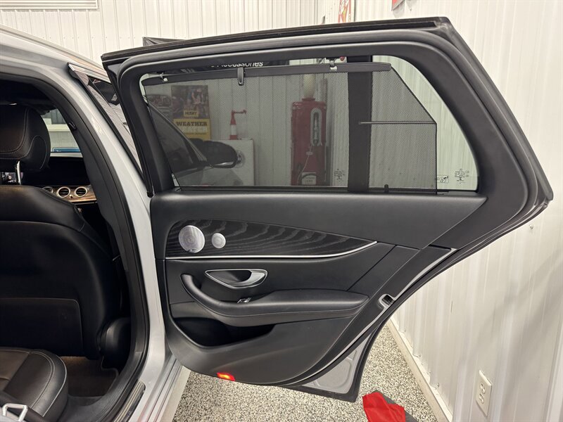 Used 2018 Mercedes-Benz E 400 4MATIC Wagon image 28
