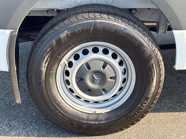 Used 2026 Mercedes-Benz Sprinter 2500 image 33