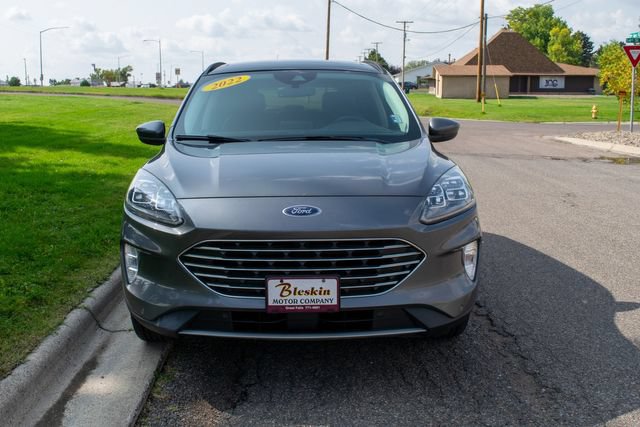 Used 2022 Ford Escape Titanium w/ Class II Trailer Tow Package FWD image 2