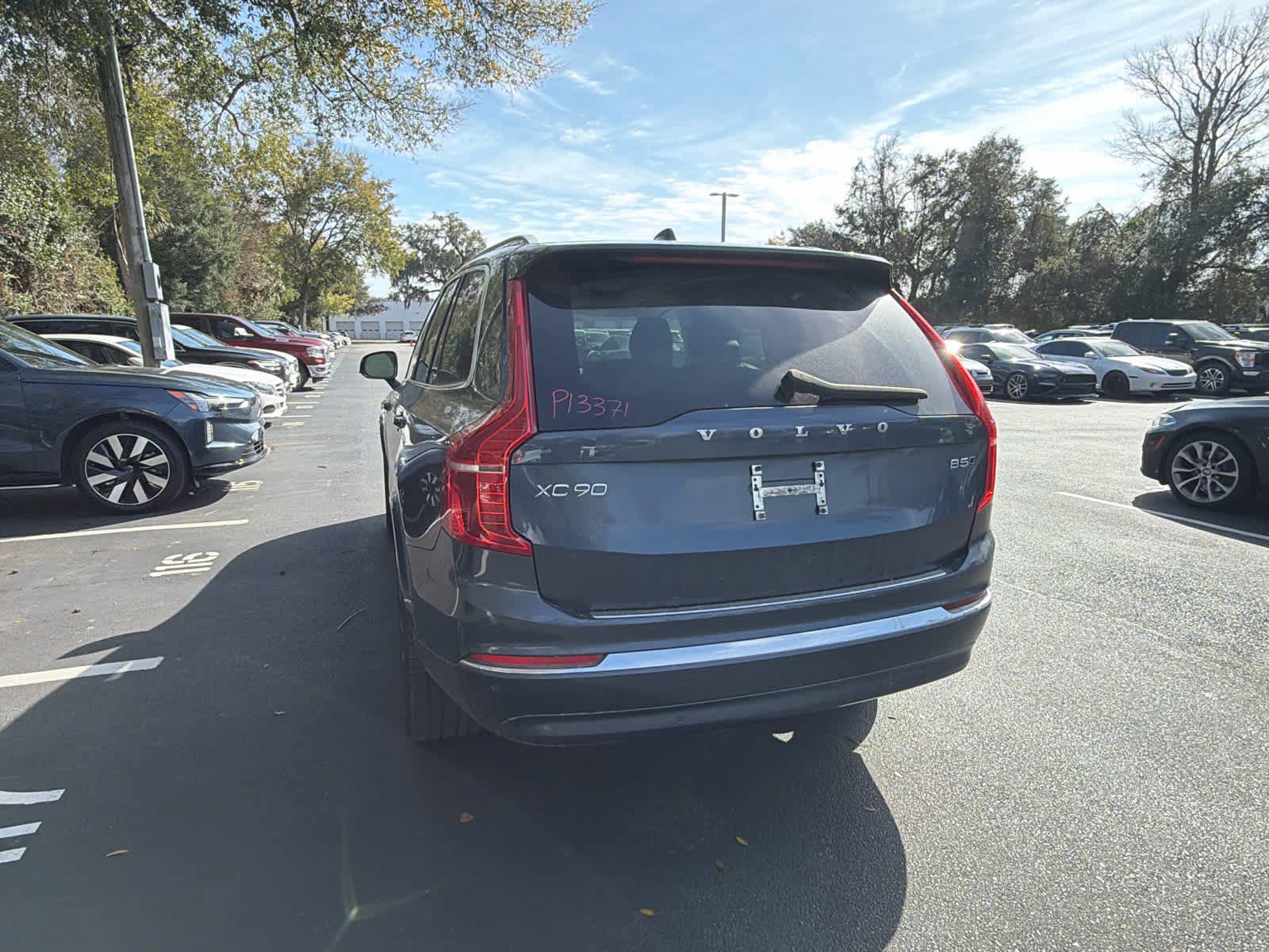 Certified 2023 Volvo XC90 B5 Plus w/ Protection Package Premier image 13