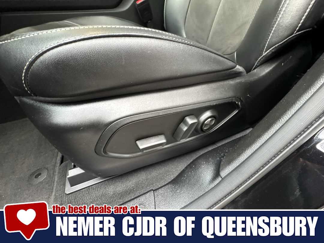 Used 2023 Jeep Grand Cherokee L Laredo AWD/4WD image 12