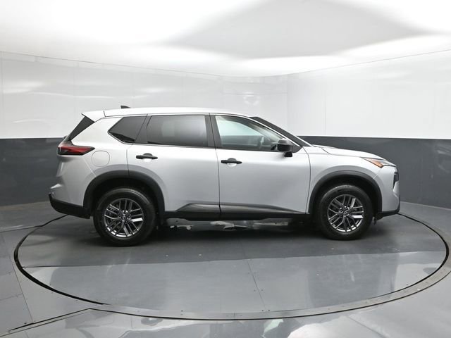 Used 2024 Nissan Rogue S AWD/4WD image 11