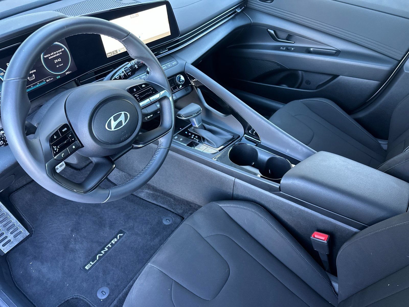 Certified 2025 Hyundai Elantra SEL FWD image 9