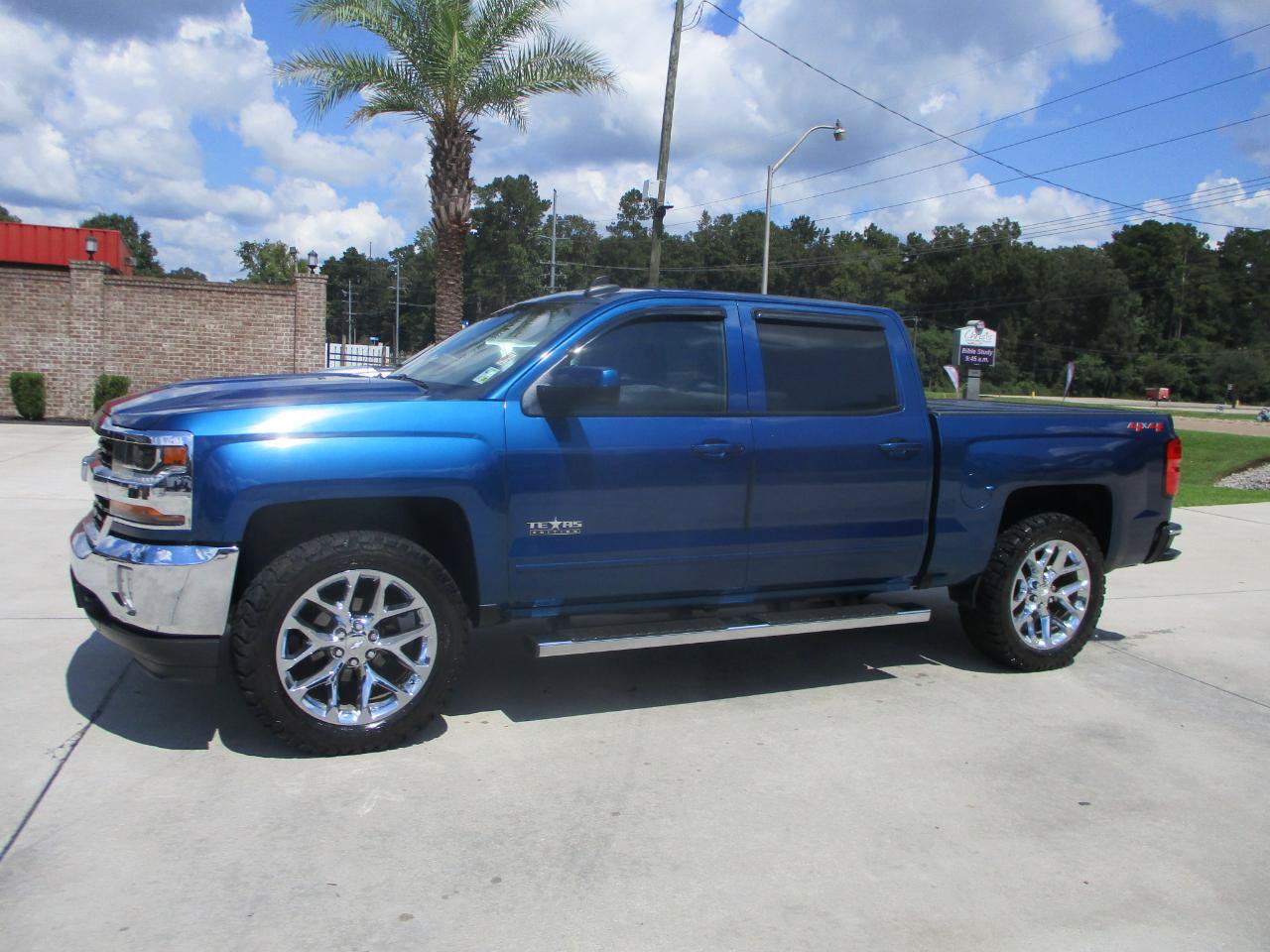 Used 2018 Chevrolet Silverado 1500 LT w/ Texas Edition AWD/4WD image 20