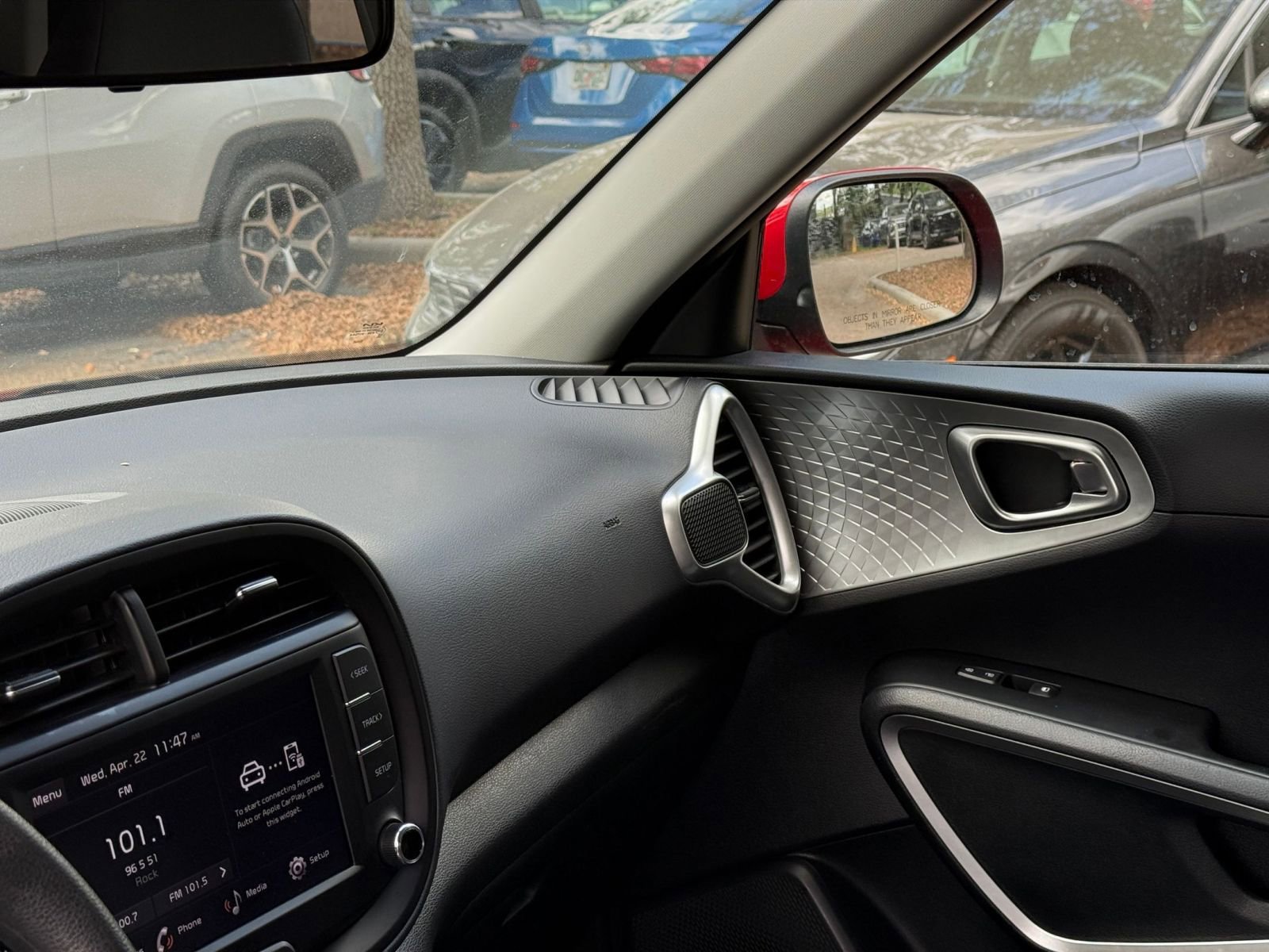 Used 2025 Kia Soul LX w/ LX Technology Package FWD image 42