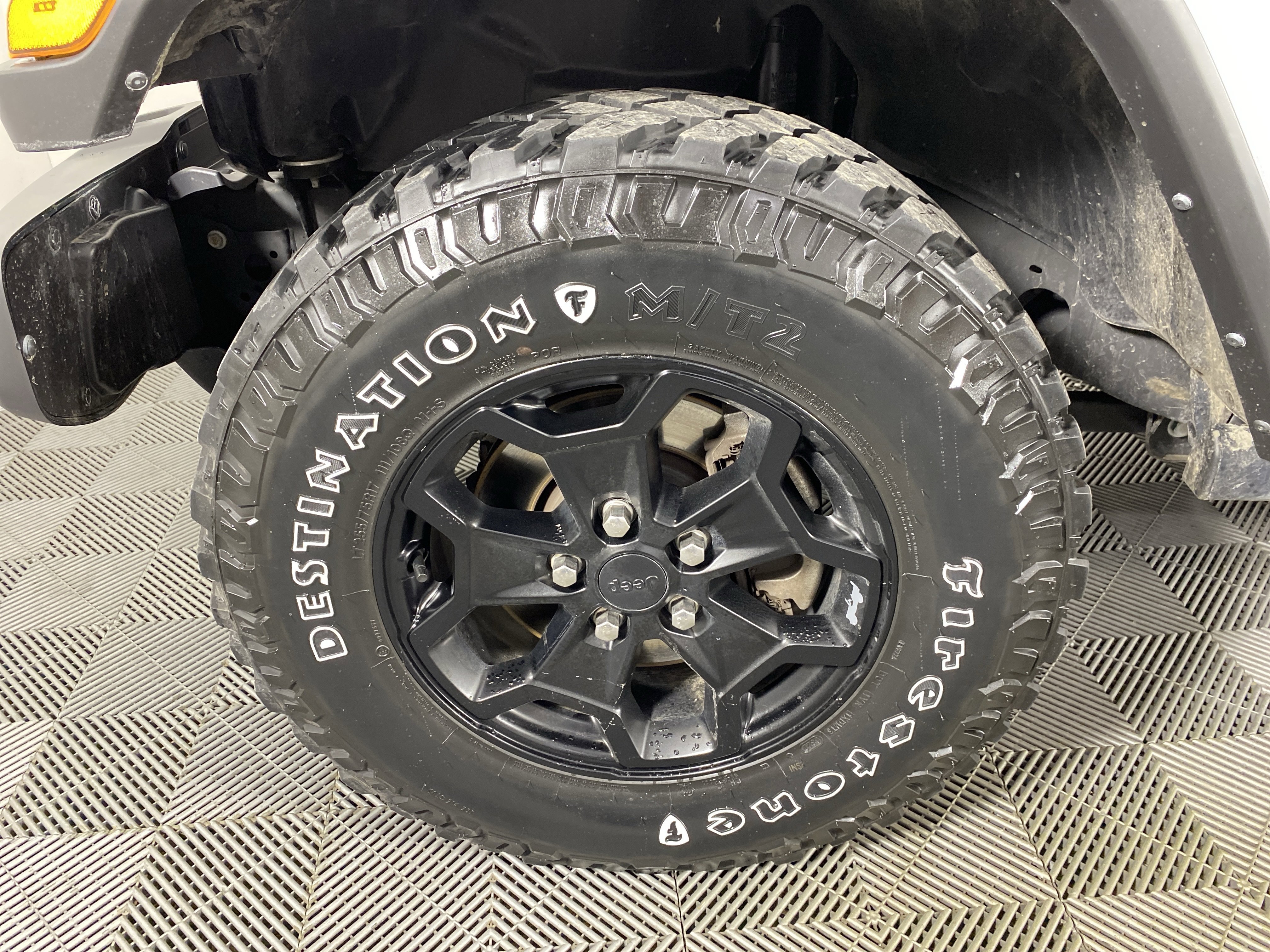 Used 2022 Jeep Gladiator Willys AWD/4WD image 12