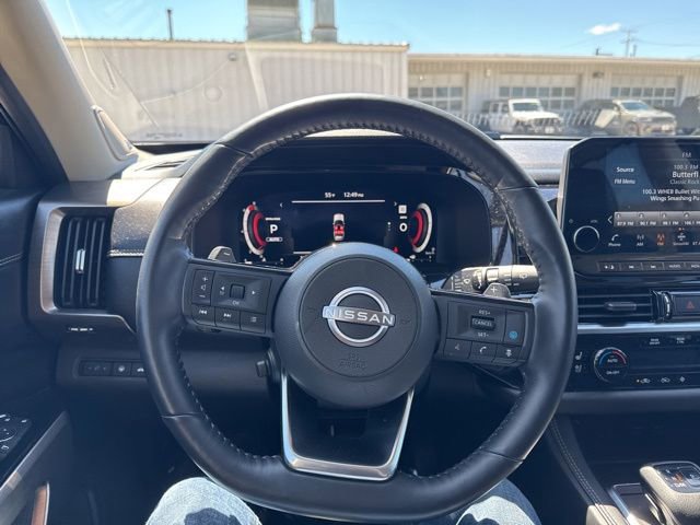 Used 2023 Nissan Pathfinder Platinum AWD/4WD image 27