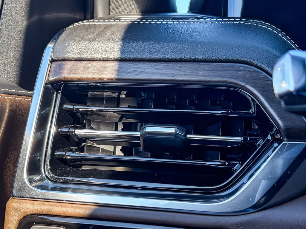 Used 2026 GMC Yukon Denali Ultimate w/ LPO, Floor Liner Package image 51