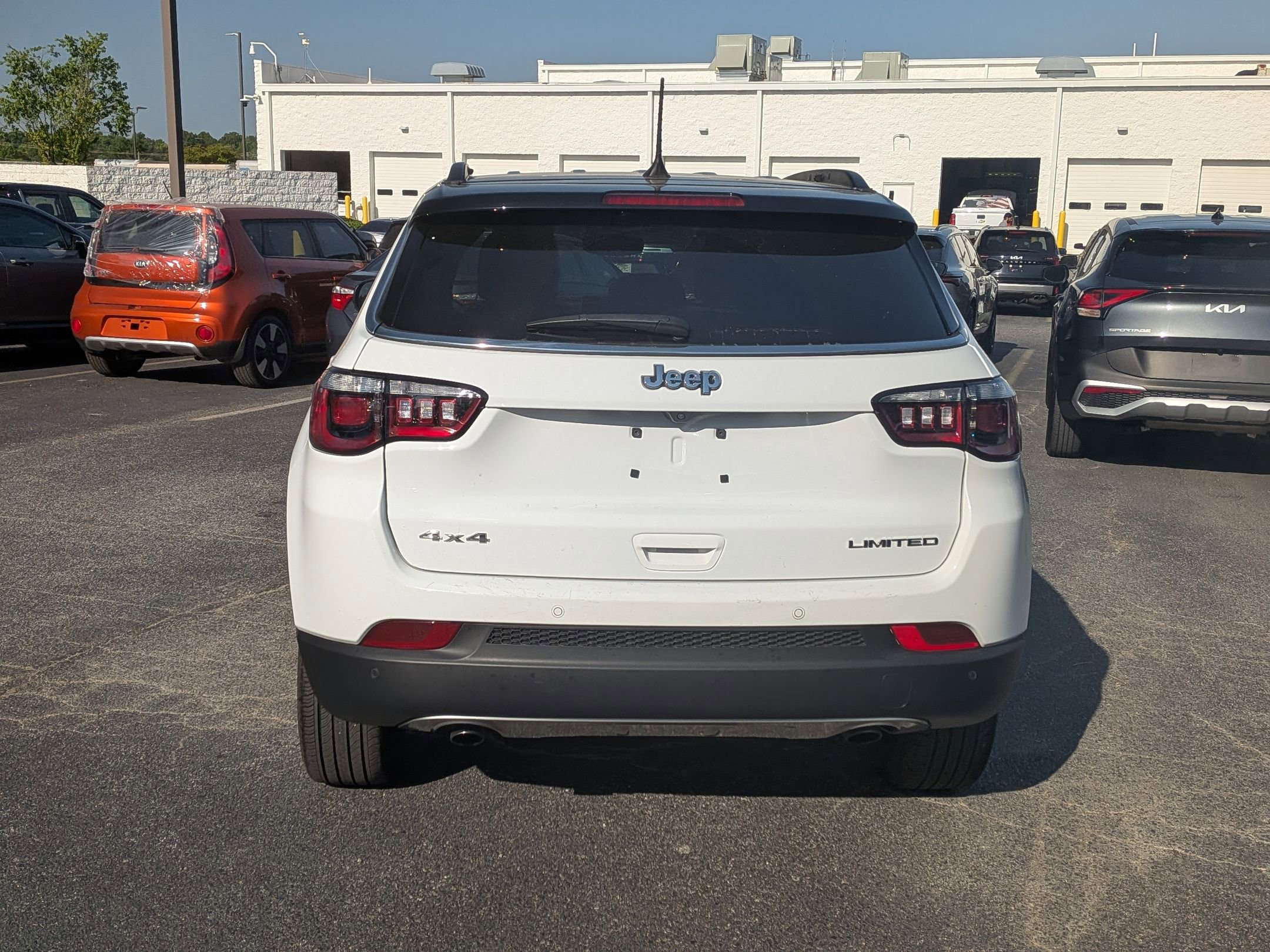 Used 2023 Jeep Compass Limited AWD/4WD image 8