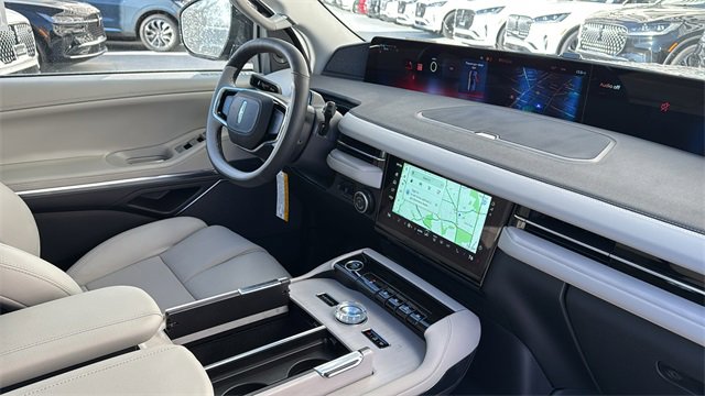 New 2026 Lincoln Navigator Reserve image 7