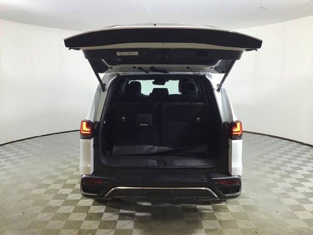 Used 2024 Lexus LX 600 F Sport image 21