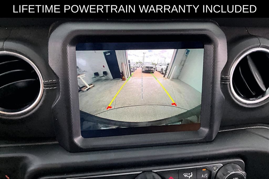 Used 2023 Jeep Wrangler Unlimited Sahara AWD/4WD image 31