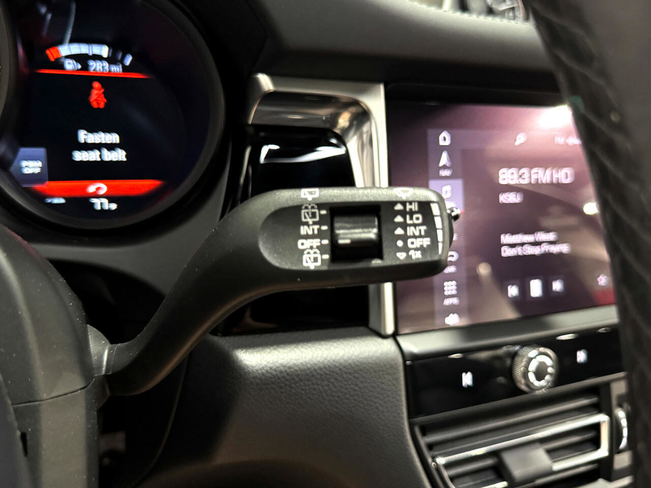 Used 2023 Porsche Macan image 22