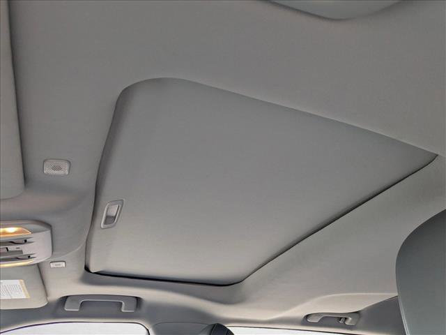 Used 2025 Toyota Highlander XLE image 16