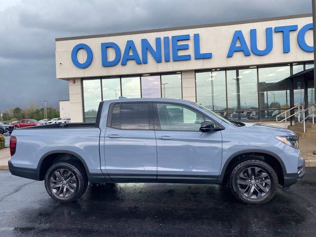 Used 2024 Honda Ridgeline Sport image 2