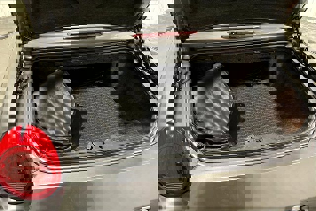 Used 2003 Ford Thunderbird image 32