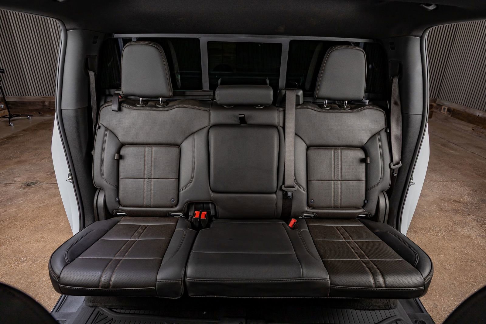 Used 2025 Chevrolet Silverado 2500 High Country w/ Technology Package image 36